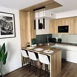 Mountain Shine - Apartment, And Parking
