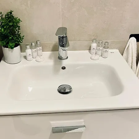 Mountain Shine - Apartment, And Parking Apartamento