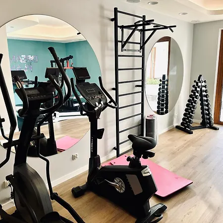 Mountain Shine - Apartment, And Parking Апартаменты